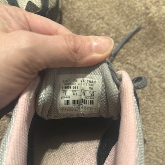 Nike Gray and Pink Sneakers - Picture 3 of 4